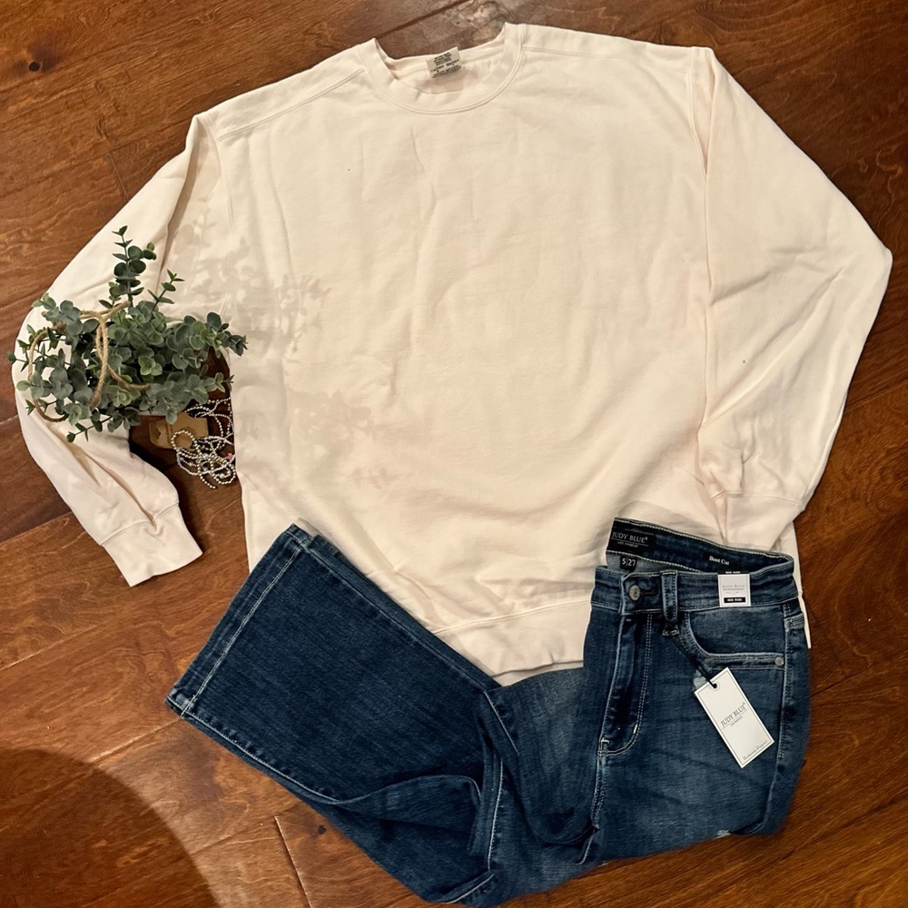 Cream Comfort Color Sweatshirt New